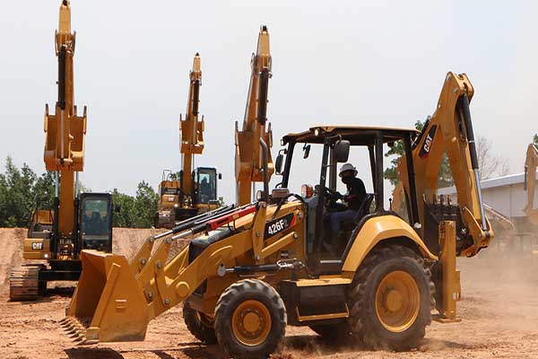  Perkuat Pasar Kalsel, Trakindo Luncurkan 2 Varian Excavator Terbaru