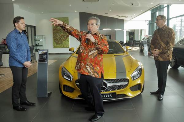  Peresmian Ruang Pamer Mercedes Benz