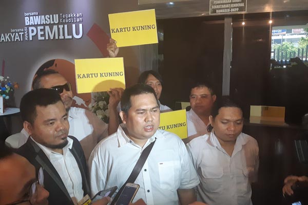  Penuhi Panggilan Bawaslu, GNR Beri Kartu Kuning Prabowo-Sandi