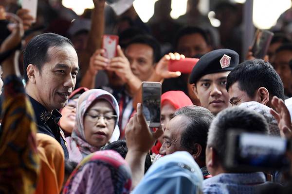  Presiden Jokowi Serahkan Sertifikat Tanah Kepada Warga Jakarta Utara