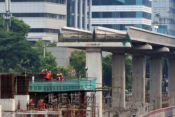  Warga Minta Gubernur Anies Segera Bereskan Proyek LRT