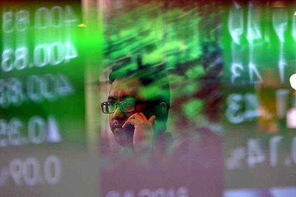  Investor Asing Lanjutkan Aksi Jual Saham, IHSG Rebound Tipis