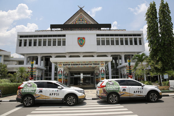 All-new Honda CR-V Turbo di depan kantor Gubernur Kalimantan Tengah. /HONDA