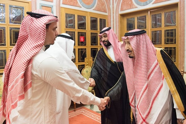  Terkonfirmasi! Raja Salman dan Pangeran Mohammed Bertemu Anak Khashoggi. Ini Fotonya