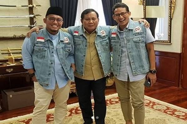  Ini Dia Kostum Baru Tim Sukses Prabowo-Sandiaga