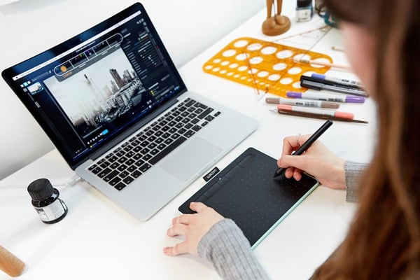  Wacom Luncurkan Versi Terbaru Pen Tablet Intuos