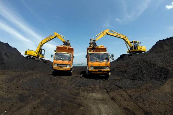  Harga Minyak Mentah Rebound, Batu Bara Tetap Melemah