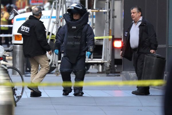  FBI Periksa Kantor Pos di Florida Terkait Rangkaian Paket Bom AS