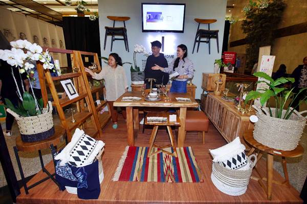  Vie Home Pamerkan Produk Furnitur Unik