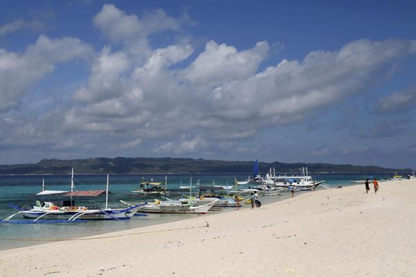  Usai Pembersihan Besar-besaran, Pulau Boracay Kembali Dibuka