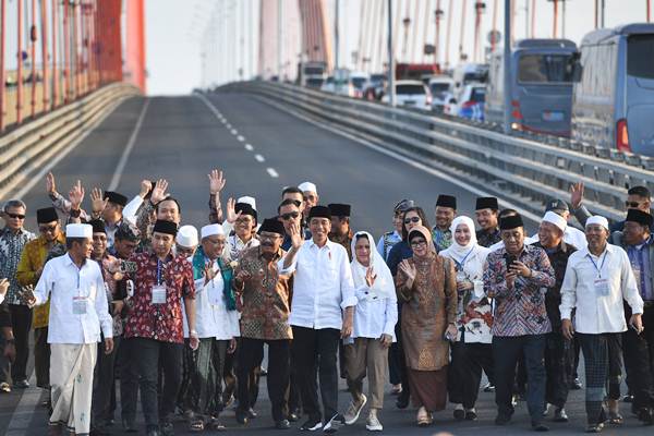  Presiden Jokowi Resmikan Pembebasan Tarif Tol Jembatan Suramadu