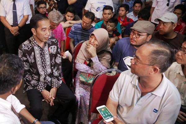  Presiden Jokowi Kunjungi Keluarga Korban Lion Air JT 610