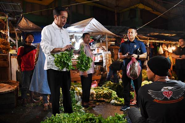  Blusukan Malam ke Pasar, Ini yang Dibeli Presiden Jokowi