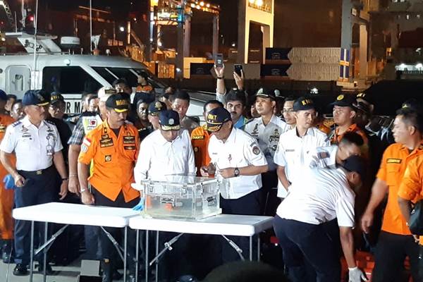  Black Box yang Ditemukan Kemungkinan Besar Flight Data Recorder