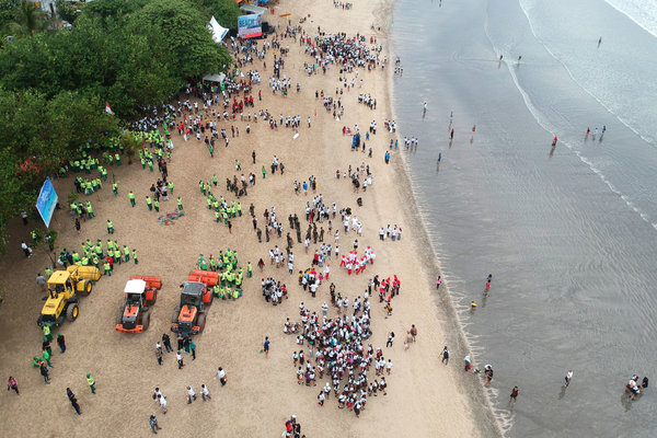  Badung Beri Sanksi Pembuang Limbah di Kawasan Wisata