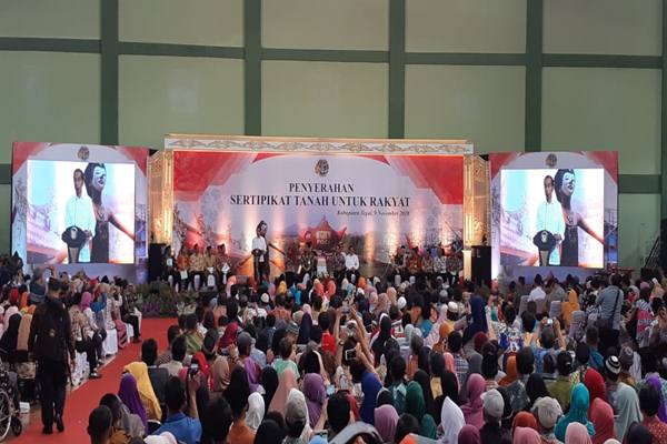  2019, Jokowi Targetkan Bagikan 60.000 Sertifikat di Tegal