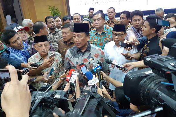  Bahas Pembakaran Bendera, Menko Polhukam Kumpulkan Ormas dan Tokoh Agama