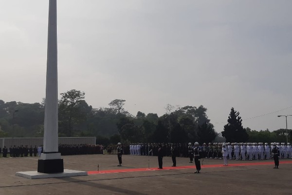  Presiden Jokowi Pimpin Upacara Hari Pahlawan di Bandung