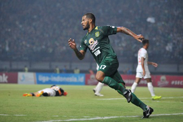  Hasil Liga 1, Persebaya Sikat PSM Skor Telak 3 - 0