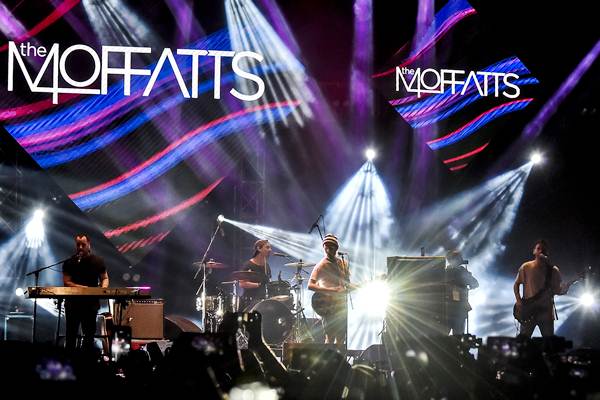  The Moffatts Tampil di 90\'s Festival