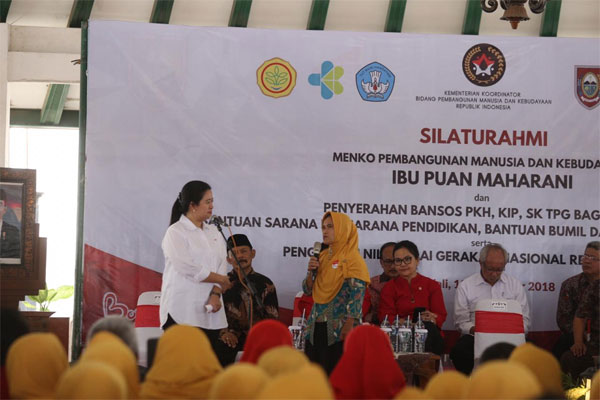  Menko PMK Dengar Langsung Manfaat Bansos Untuk Keluarga Indonesia
