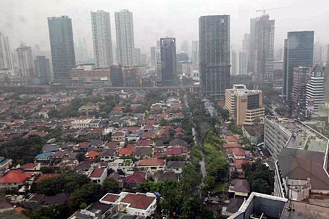  Cuaca Jakarta 13 November, Berawan Tebal hingga Hujan Lokal