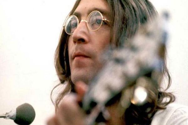  Pencuri Barang-barang John Lennon Diadili di Jerman