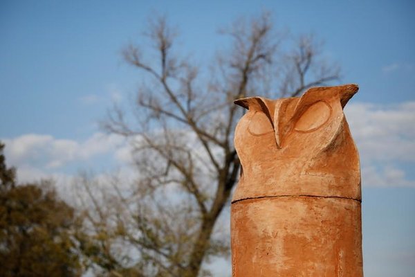 Kontroversi Patung Burung Hantu di Kikinda, Serbia