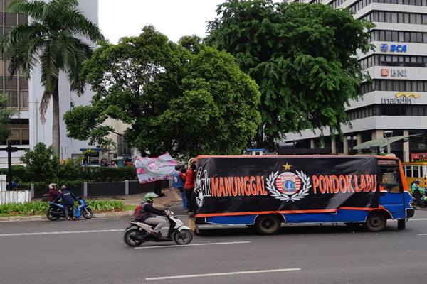  Persija vs Persela: Jakmania Bergerombol ke Stadion Utama GBK