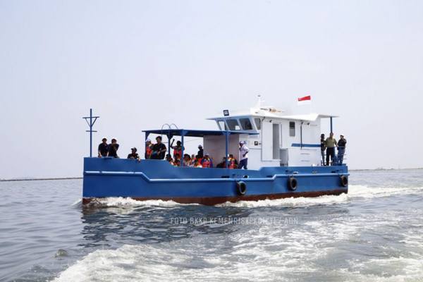 Kapal Penangkap Cumi Teknologi Pelat Datar Diuji coba