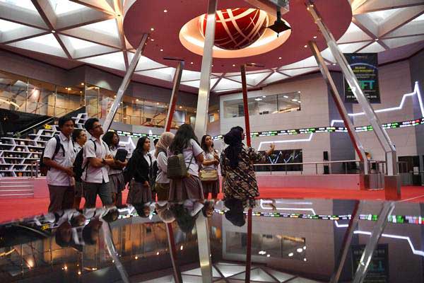  TOP LOSERS: Saham HOME & SOSS Turun Lebih dari 20%