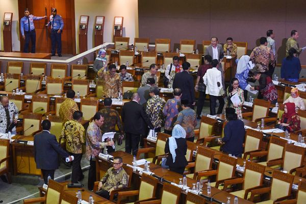  Setiap Perjanjian Internasional Harus Konsultasi dengan DPR