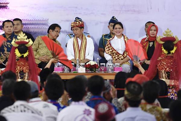  Presiden Jokowi Bagikan Sertifikat Tanah di Lampung Tengah