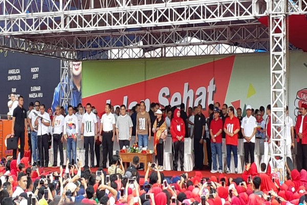  Kampanye di Lampung, Jokowi Lepas Jalan Sehat