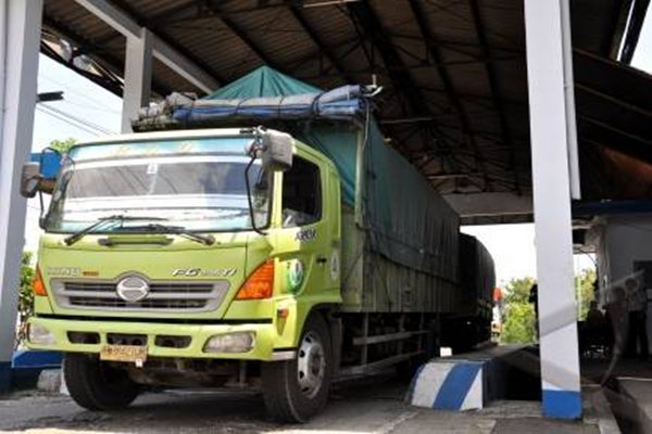  Jembatan Timbang Way Urang Tindak Ribuan Truk ODOL