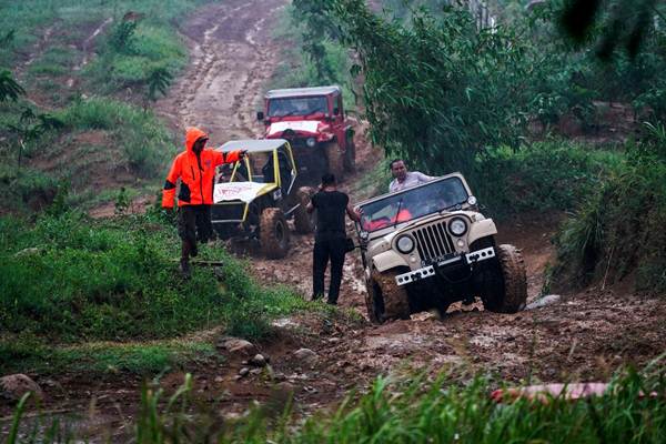  Off Road Adventure Komunitas Mobil Jurnalis 4x4 Berjalan Sukses