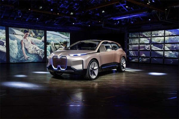  BMW Vision iNEXT Rayakan Premier Global di Los Angeles