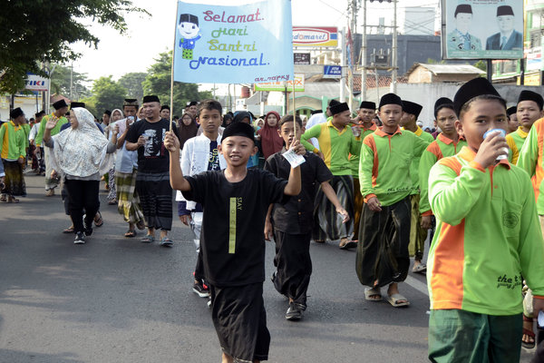  Cak Imin Berangkatkan Umroh 4 Orang Pemenang Jalan Sehat Sarungan 