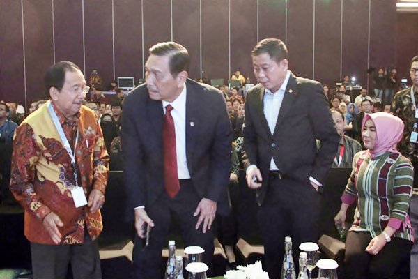  Luhut Panjaitan dan Ignasius Jonan Hadiri Pertamina Energy Forum 2018