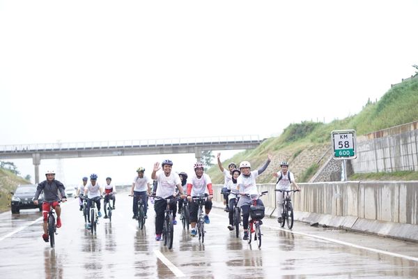  Diresmikan Hari Ini, Tol Bocimi Gelar \"Gowes Bareng Millenial\"