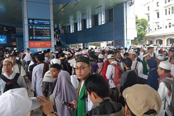  Ada Reuni 212, Pengguna KRL Wilayah Monas dan Istiqlal Meningkat 9 Hingga 15 Kali Lipat