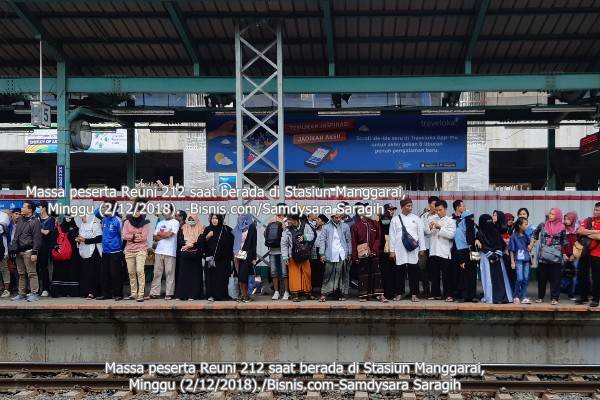  Reuni 212: Stasiun KRL Manggarai Jadi Lautan Manusia 