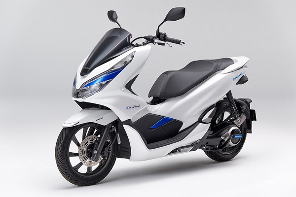  Honda Mulai Penjualan Sewa Skuter PCX Electric