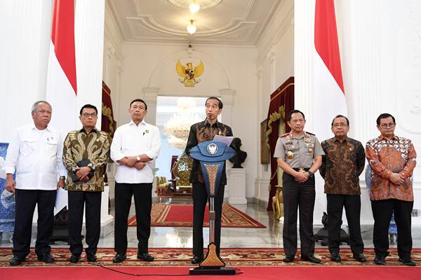  Presiden Jokowi Jamin Proyek Jalan Trans Papua Tetap Berjalan