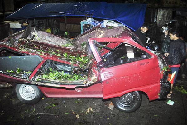  Bogor Diterjang Angin Puting Beliung