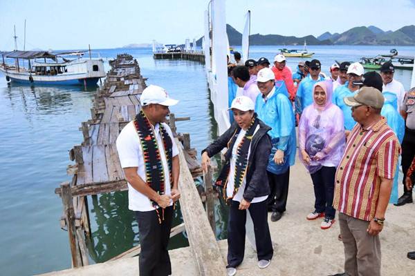  Rini Soemarno Resmikan Dermaga Pulau Rinca, NTT