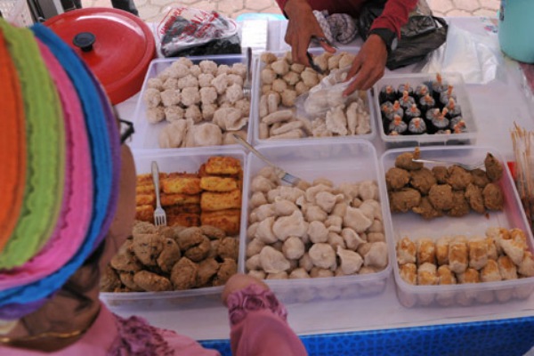  Warung Makan Tenda di Palembang akan Dipungut Pajak