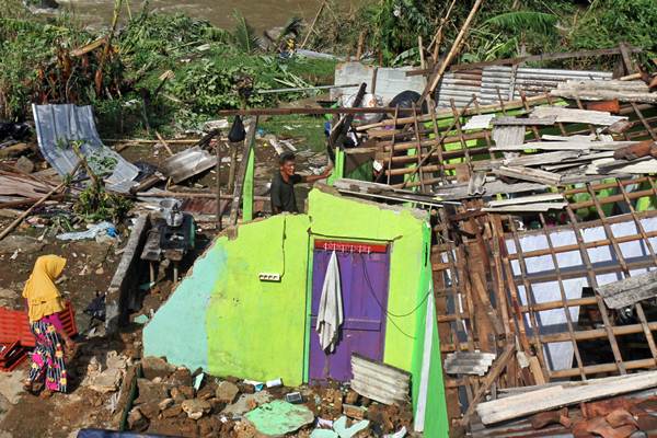  Kerusakan Akibat Angin Puting Beliung di Bogor