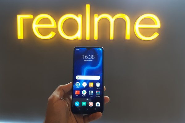  Kamera Realme U1 Mampu Mengenali Berbagai Pose Foto