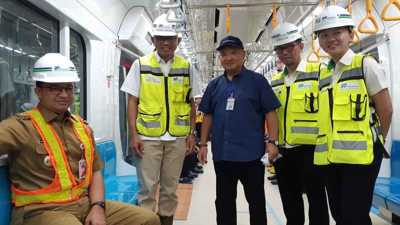  Anies Jajal Kereta MRT Jakarta dengan Kecepatan Penuh, Bundaran HI-Lebak Bulus Cuma 15 Menit